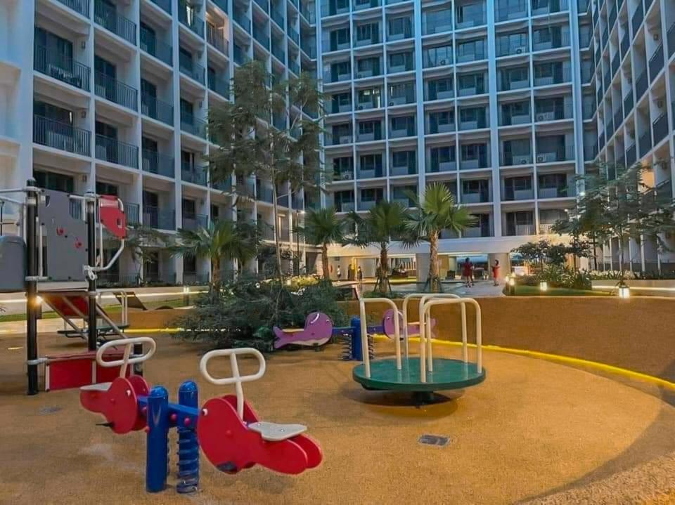 Mall Of Casa De Lune At Shore 2 Manila
