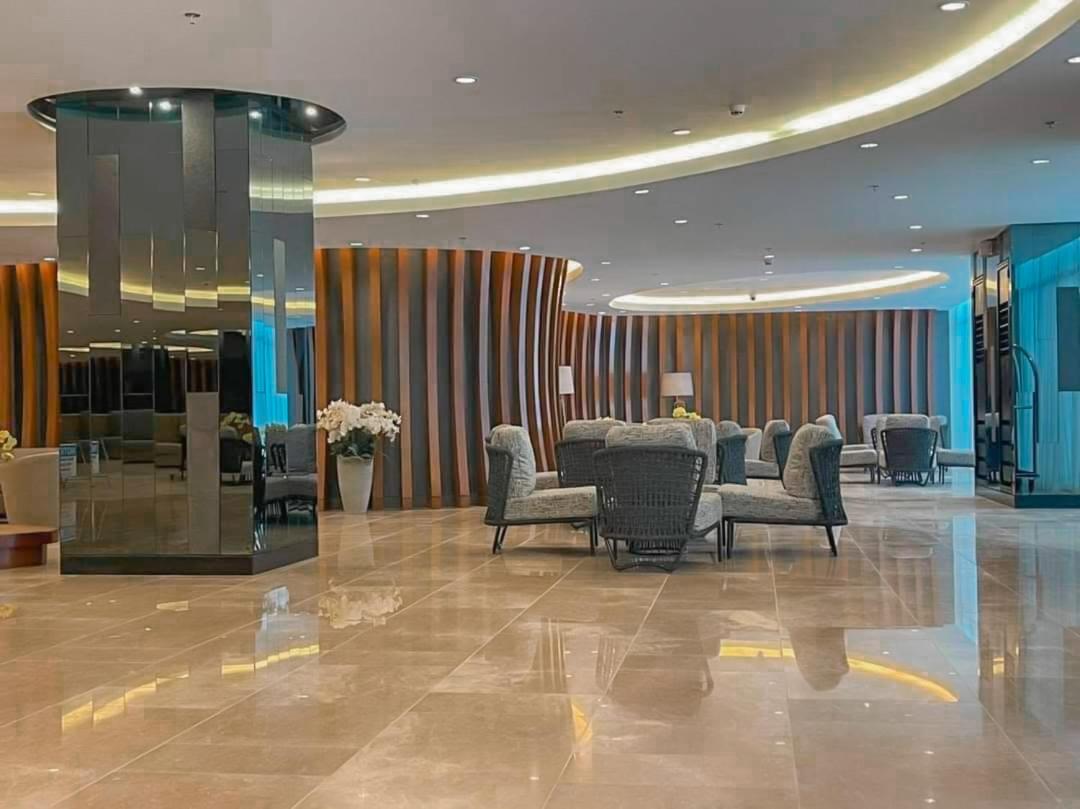 Mall Of Casa De Lune At Shore 2 Manila